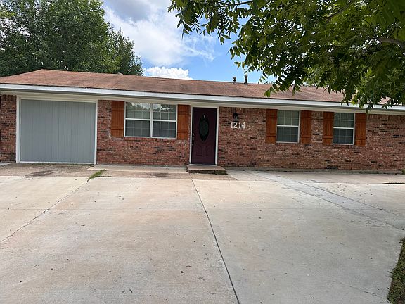 2nd image of 1214 Wolfe City Dr