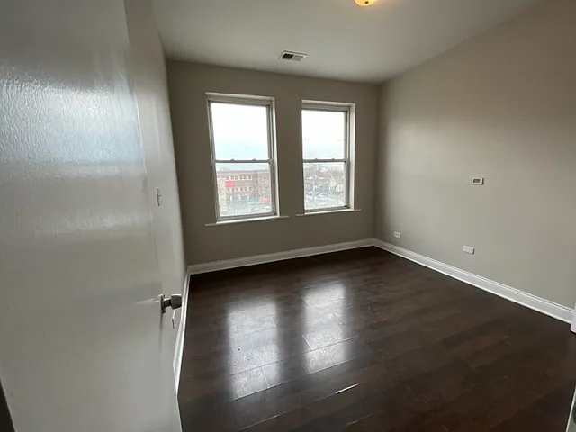1601 S Lawndale Ave — Photo 17
