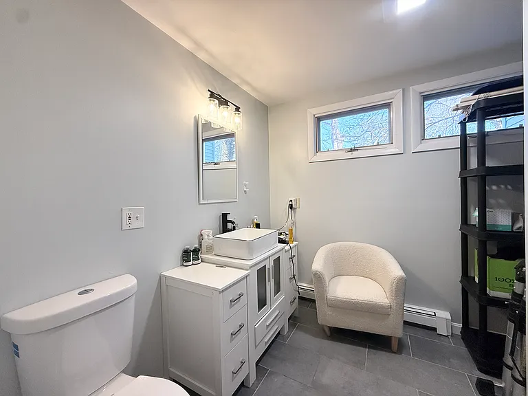 58 Lake St — Photo 10