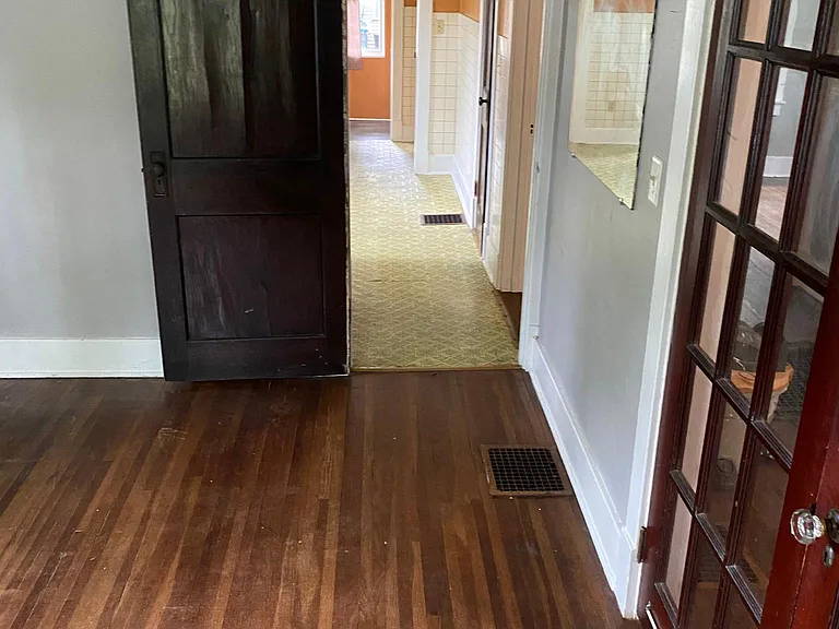 1st bedroom (view of kitchen)