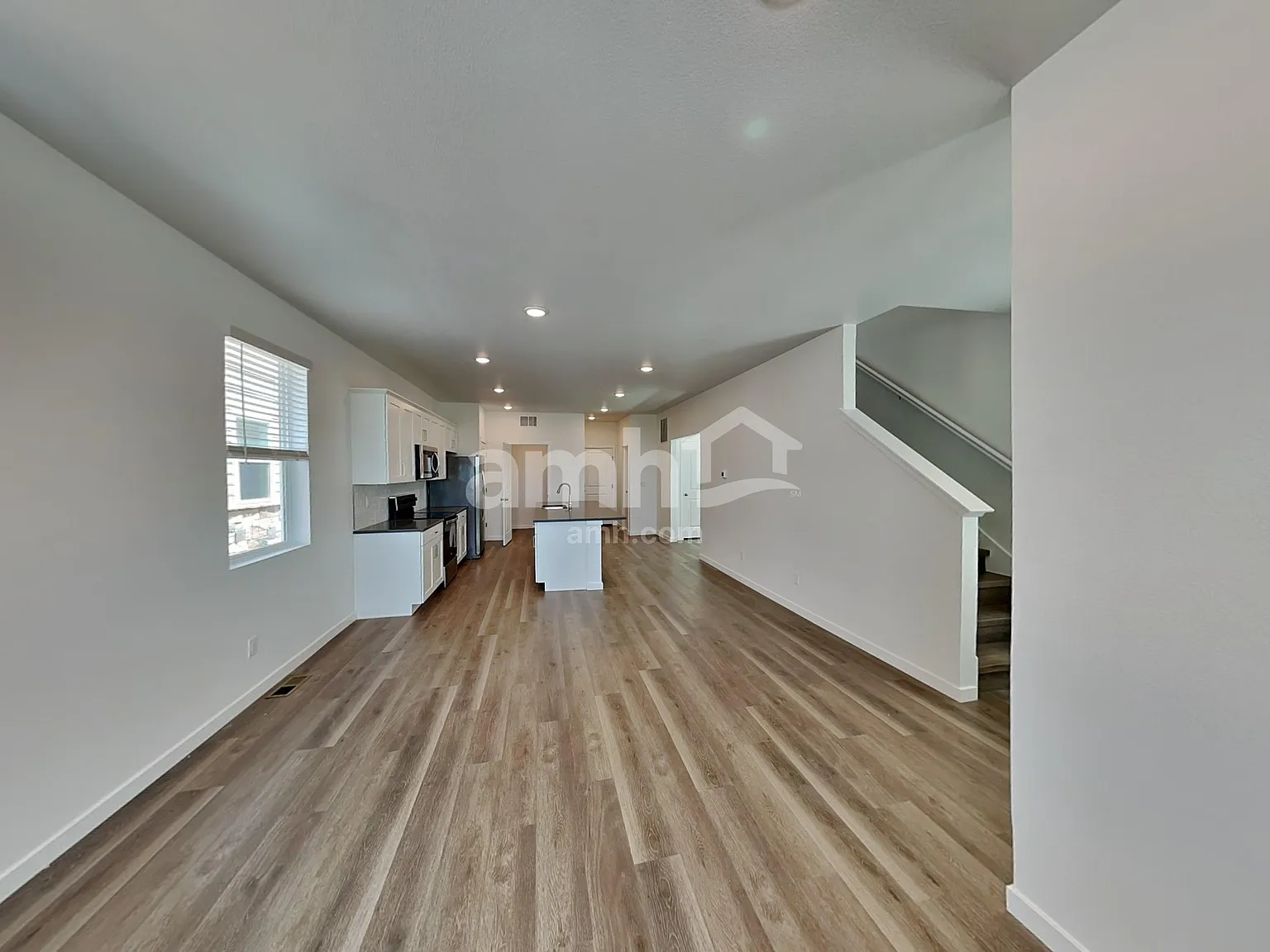 4 bed, 3.5 bath, 2546 sqft, $3,145 — Photo 4