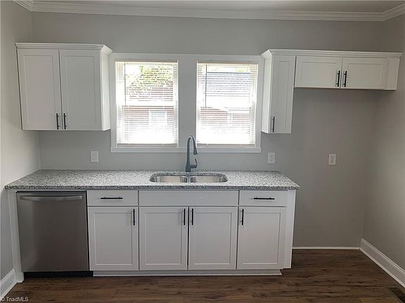 4th image of 401 Greenwood St