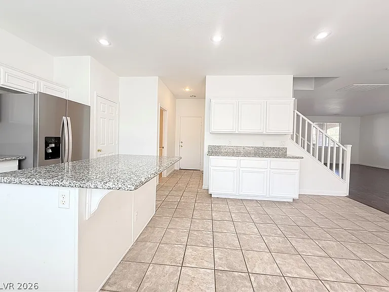 3799 Honey Ridge Ct — Photo 16