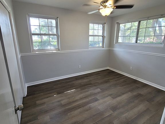 3rd image of 301 Poinciana Dr