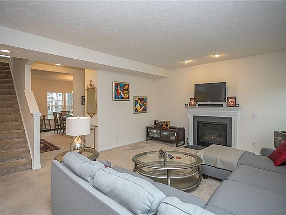 5th image of 10127 Flagstone Dr