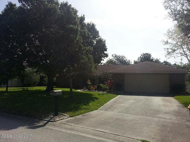 1st image of 385 Crystal Lake Dr