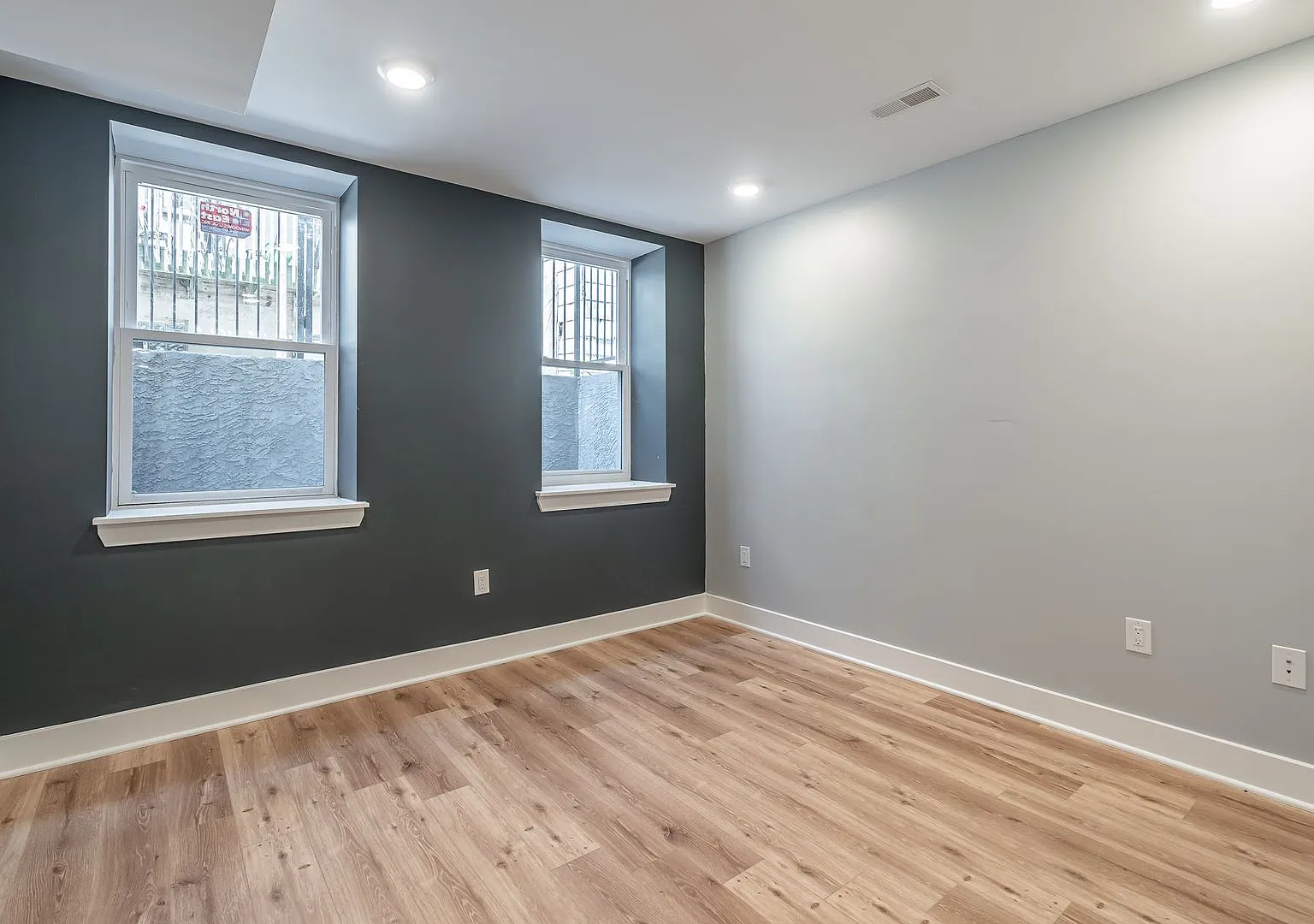 1728 Memorial Ave — Photo 4