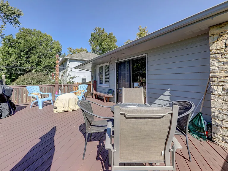 9534 Glenwood St — Photo 24