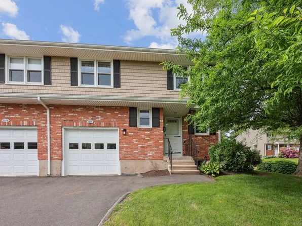 1277 New Britain Avenue #1277, West Hartford, CT 06110