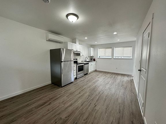 5th image of 815 SW 8th St #2