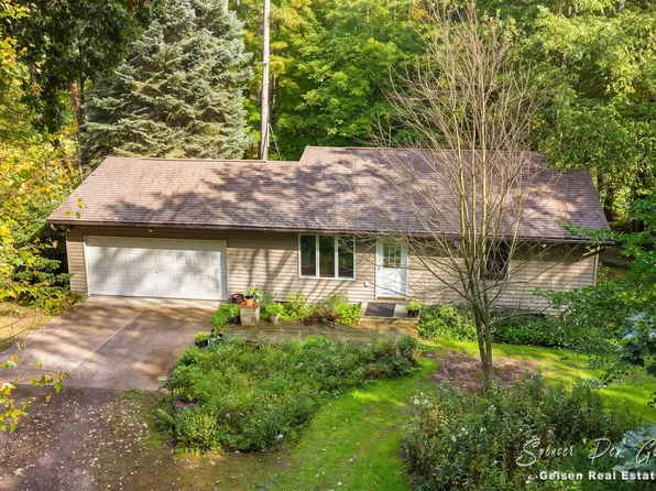 5236 Whites Bridge Rd, Belding, MI 48809