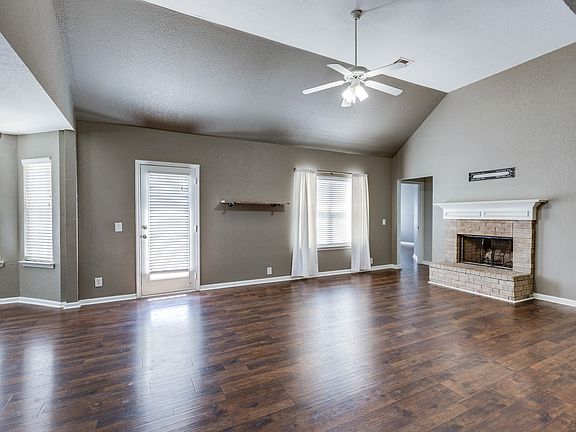 5th image of 229 Foster Dr