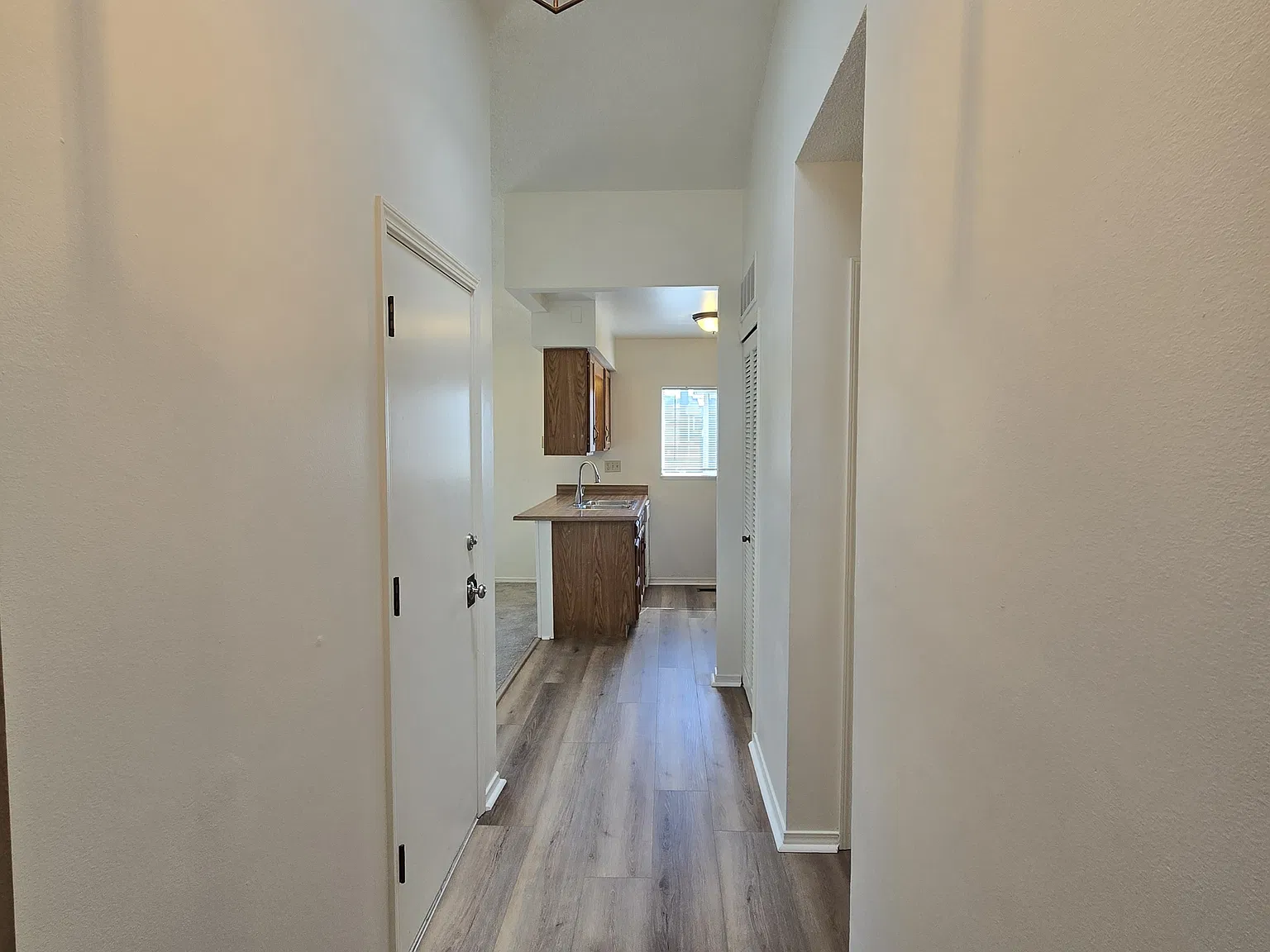 Beltana Drive 3995 - 1 — Photo 2