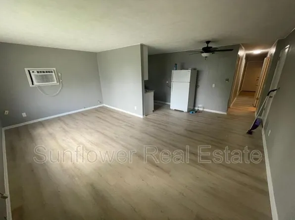822 E Vine St #3, Lacygne, KS 66040