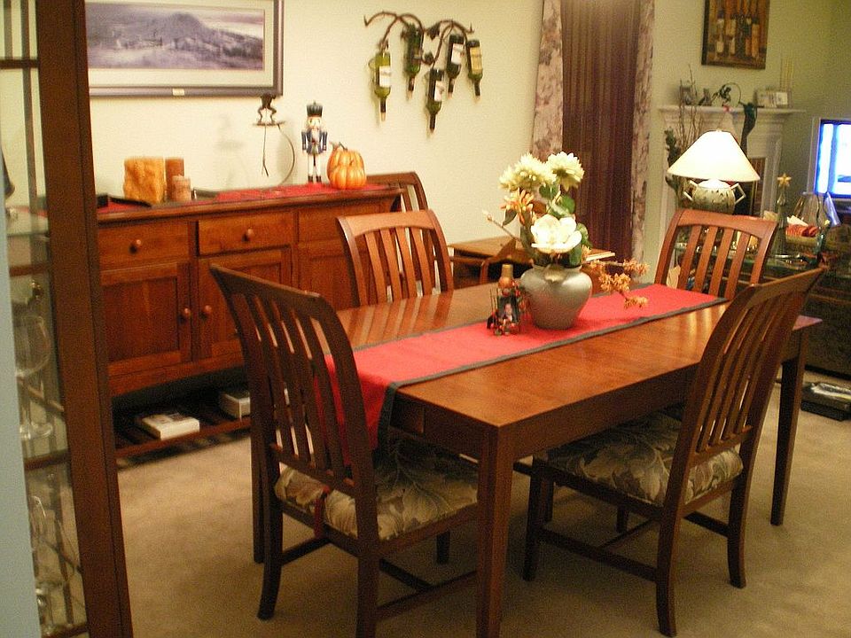2nd image of 647 Coates Ln