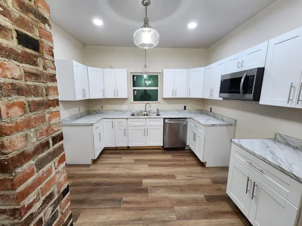 102 S Chestnut St, Lampasas, TX 76550