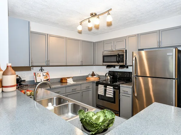 Crestmark Apartments