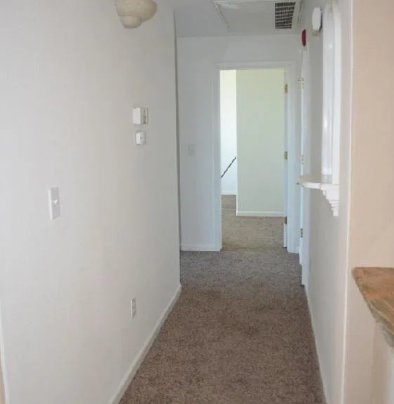 1360 Shady Ln #XXX — Photo 8