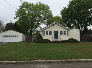 42 Douglas Ave, Hamilton, NJ 08619