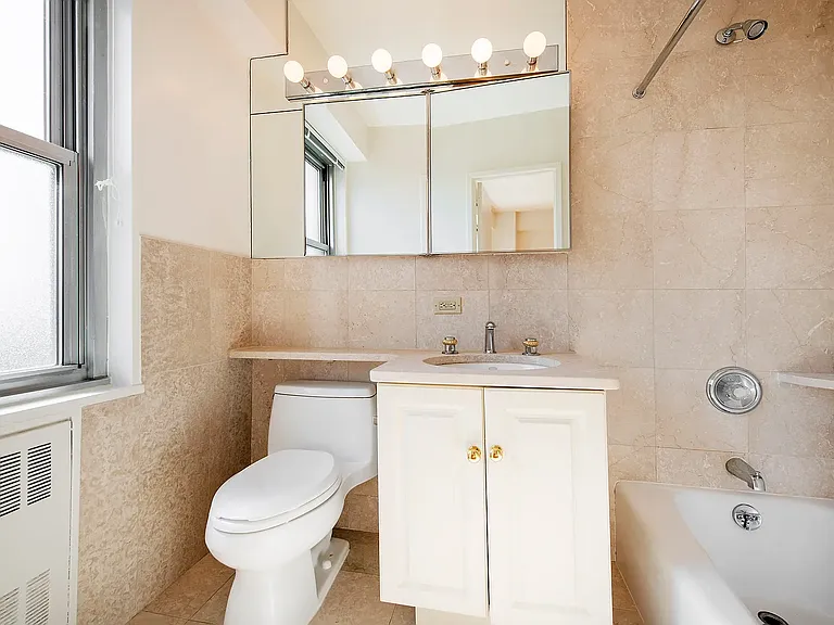 1520 York Ave #18B — Photo 8