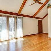 Family room -vaulted ceiling
