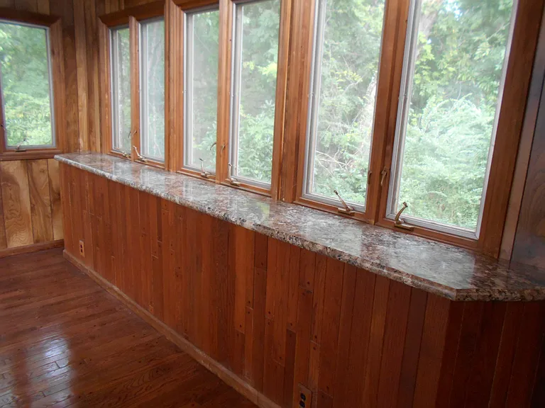 8716 Westwood Ave — Photo 2