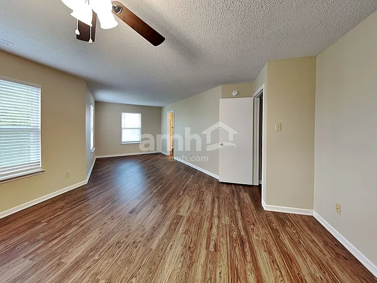 8852 Story Dr — Photo 10