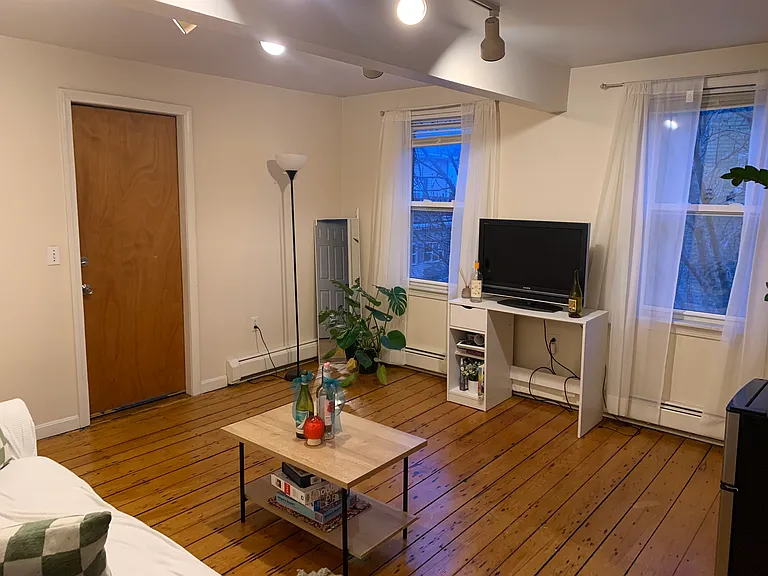 43 Governor St #2 — Photo 14