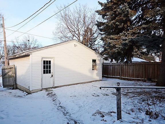 2nd image of 2405 Larpenteur Ave W