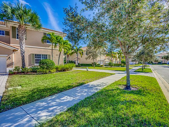 2nd image of 4575 Cadiz Circle