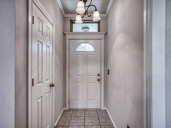 5th image of 604 E Katelyn Ln