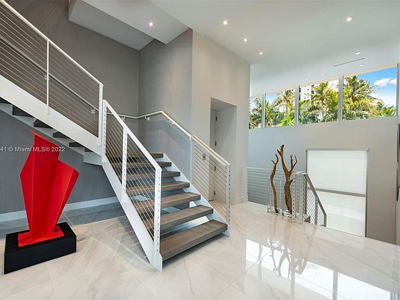 4th image of 3750 Yacht Club Dr #1