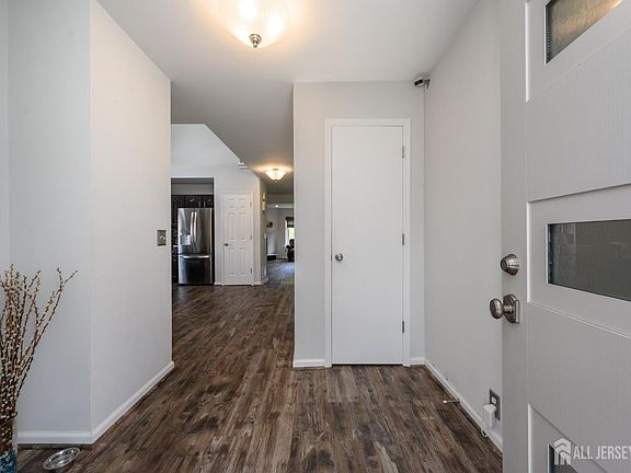 3rd image of 675 Raritan Rd APT 24