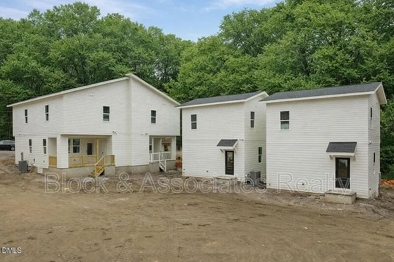 Building Photo - 2811 Wilcox Pl #103