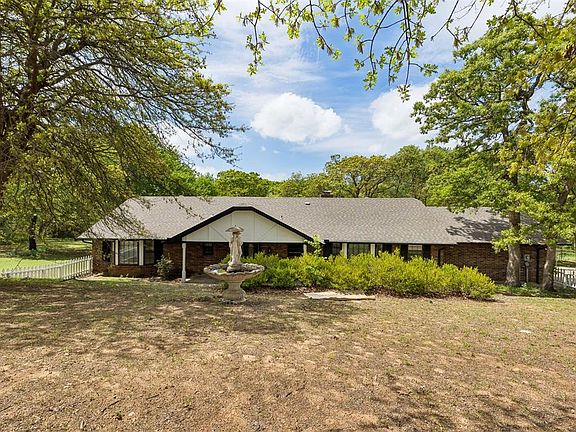 3rd image of 10331 Black Oaks Dr