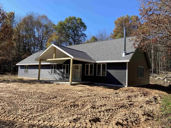 W10976 Erdmann Ln, Crivitz, WI 54114