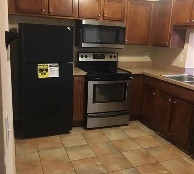 122 Seasons Pkwy — Photo 11