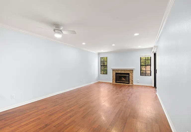 12059 Alta Carmel Ct — Photo 6
