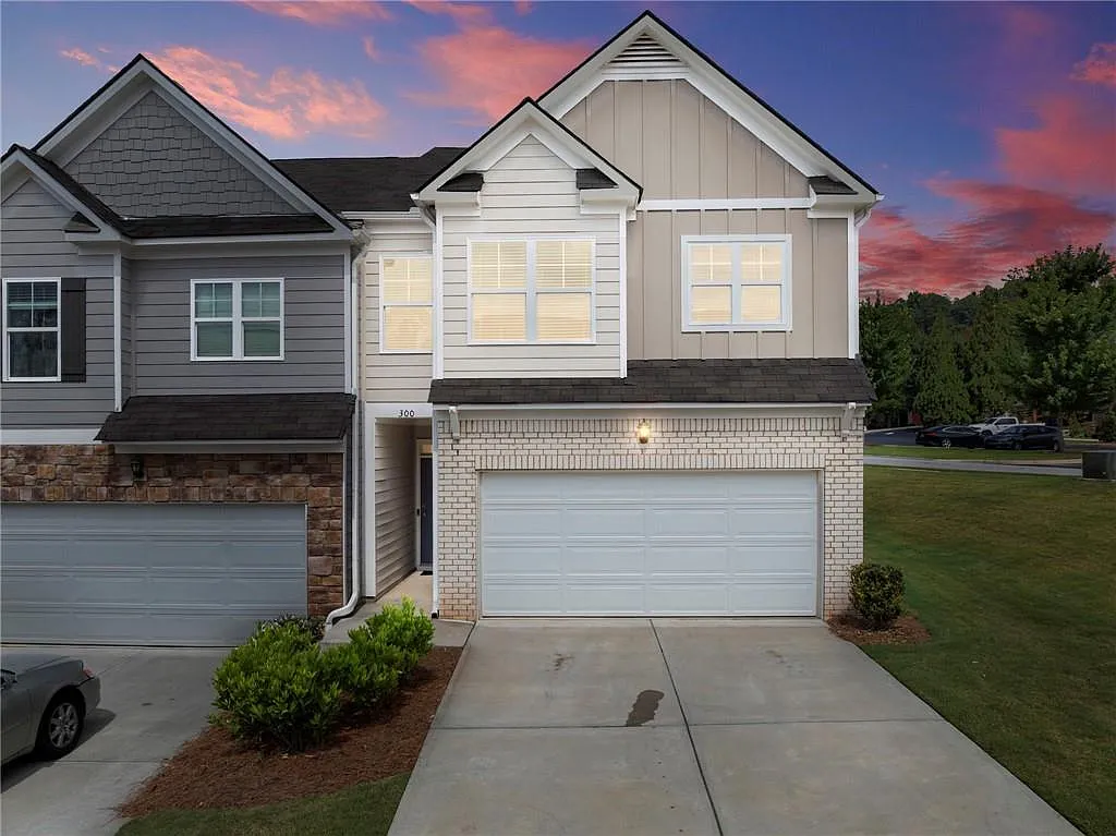 4 bed, 2.5 bath, 1925 sqft, $2,800 — Photo 2