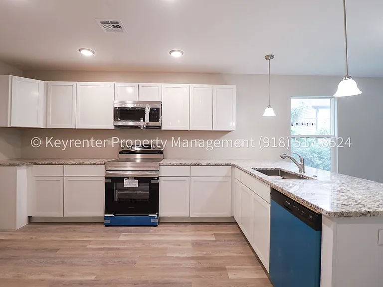 43 S Toledo Ave — Photo 21