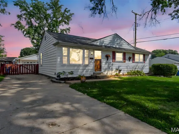 10835 Mallory Dr, Saint Louis, MO 63123