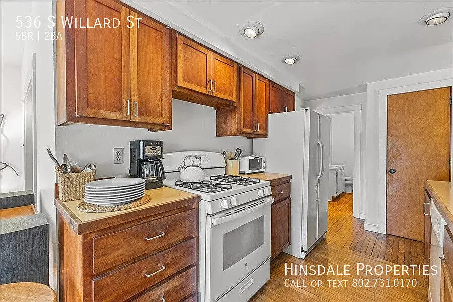 5 bed, 1804 sqft, $5,400 — Photo 2