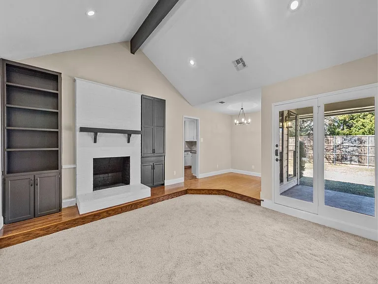 306 Dove Creek Trl — Photo 2