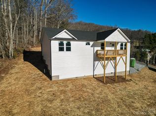 425 Lindsey Loop Rd, Fletcher, NC 28732