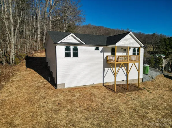 425 Lindsey Loop Rd, Fletcher, NC 28732