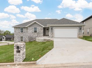 852 S Dry Gulch Rd, Nixa, MO 65714