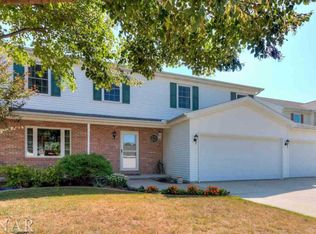 7 Valley Brook Ct, Bloomington, IL