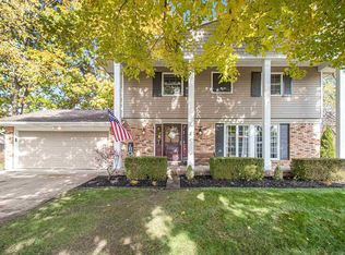 6 Churchill Dr, Elkhart, IN 46514
