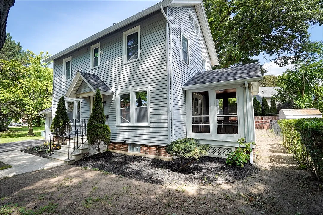3 bed, 1.5 bath, 1675 sqft, $2,895 — Photo 3