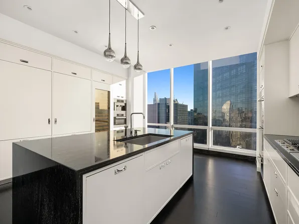 157 West 57th Street image 9 of 28